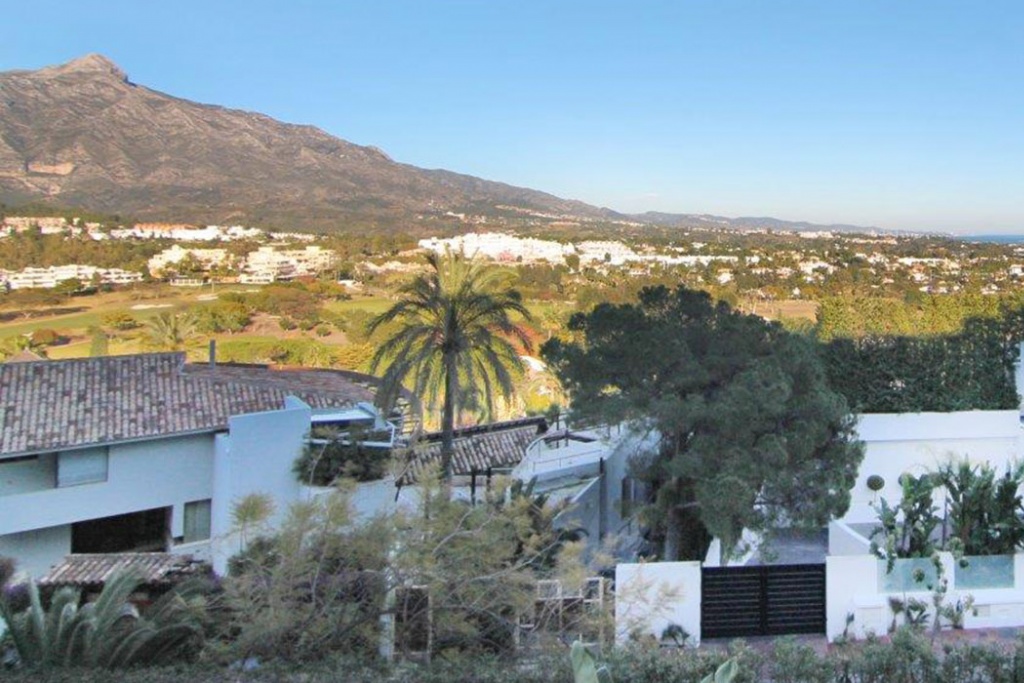 Nueva Andalucía, Marbella, Andalusia, Spain, 2 Bedrooms Bedrooms, ,2 BathroomsBathrooms,Apartment,For sale,1024