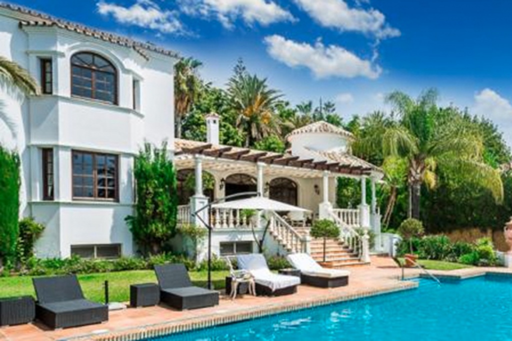 Marbella, Estepona, Andalusia, Spain, 5 Bedrooms Bedrooms, ,5 BathroomsBathrooms,Houses - Villa,For sale,1030