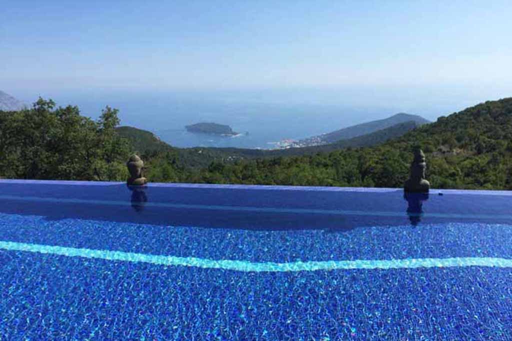 Budva,Montenegro,6 Bedrooms Bedrooms,5 BathroomsBathrooms,Houses - Villa,1065